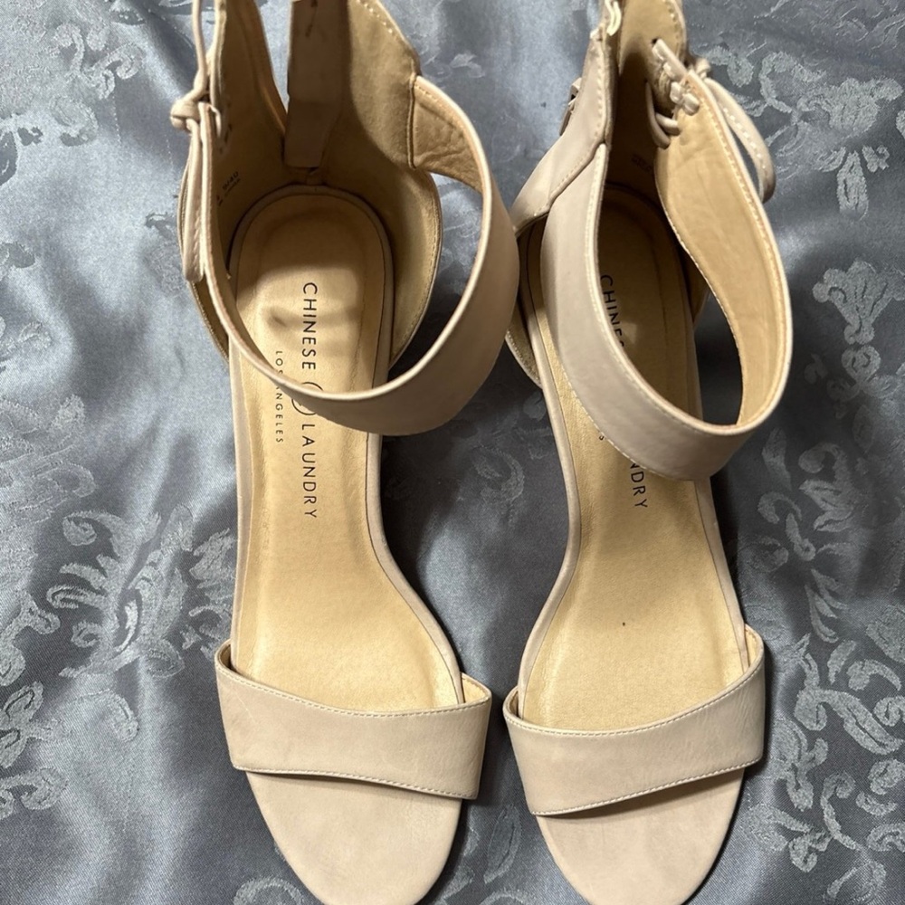 Chinese Laundry LA Nude Pink Size 9M Wedge Heel Pumps